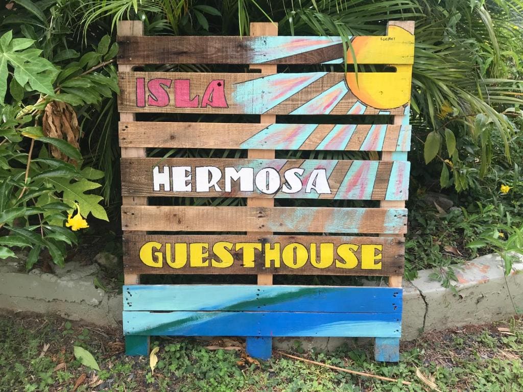 Isla Hermosa Guesthouse - View 3