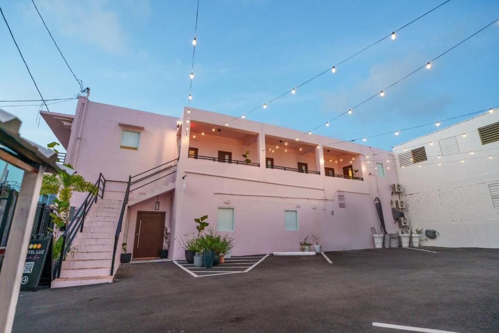 Room 3 Vibrant Walkable Stay with Free Parking, San Juan - Main view