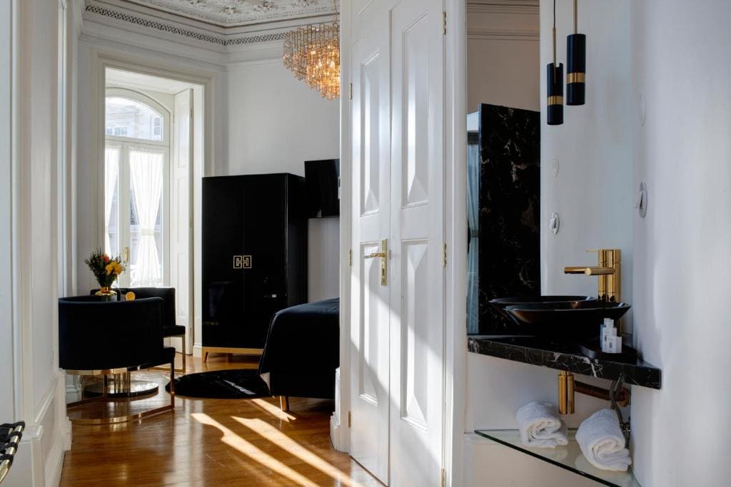 1877 Estrela Palace - View 4