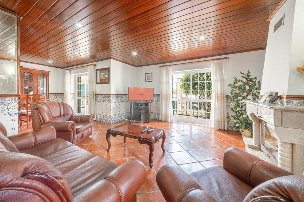 GuestReady - Superb house with a garden & patio - View 7