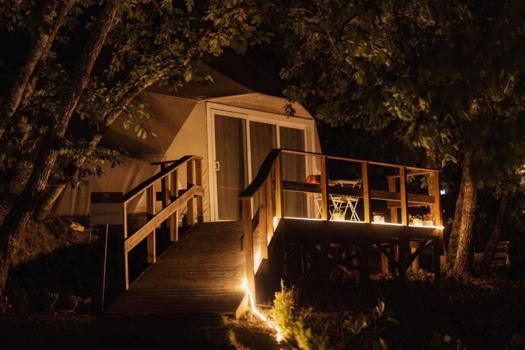 Manteiros Glamping - Main view