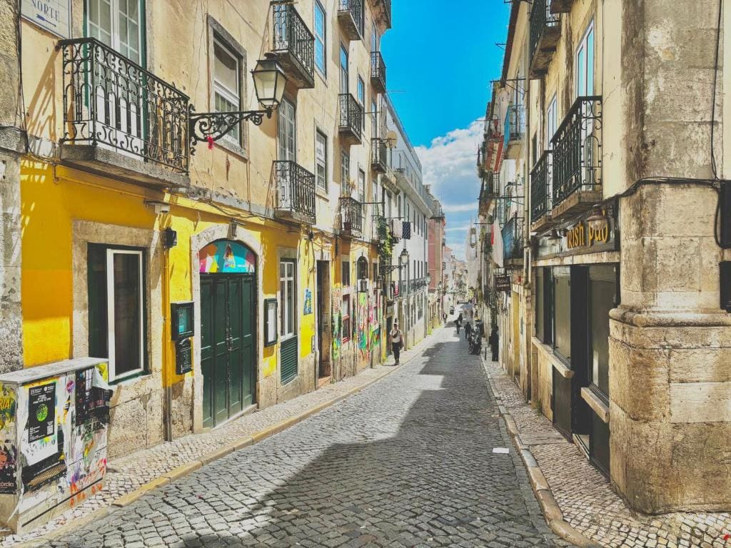 7Lisbon Downtown Private Bedroom With Balcony - View 6