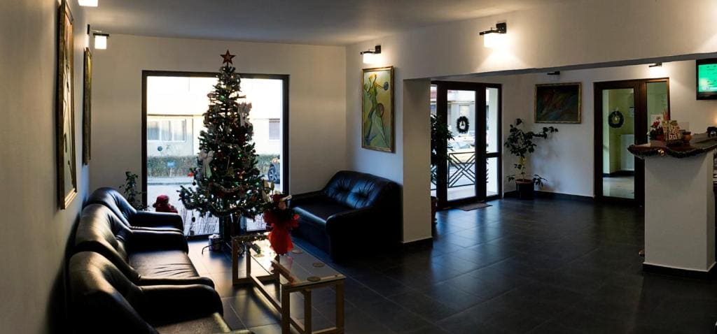 Hotel Dacor - View 3