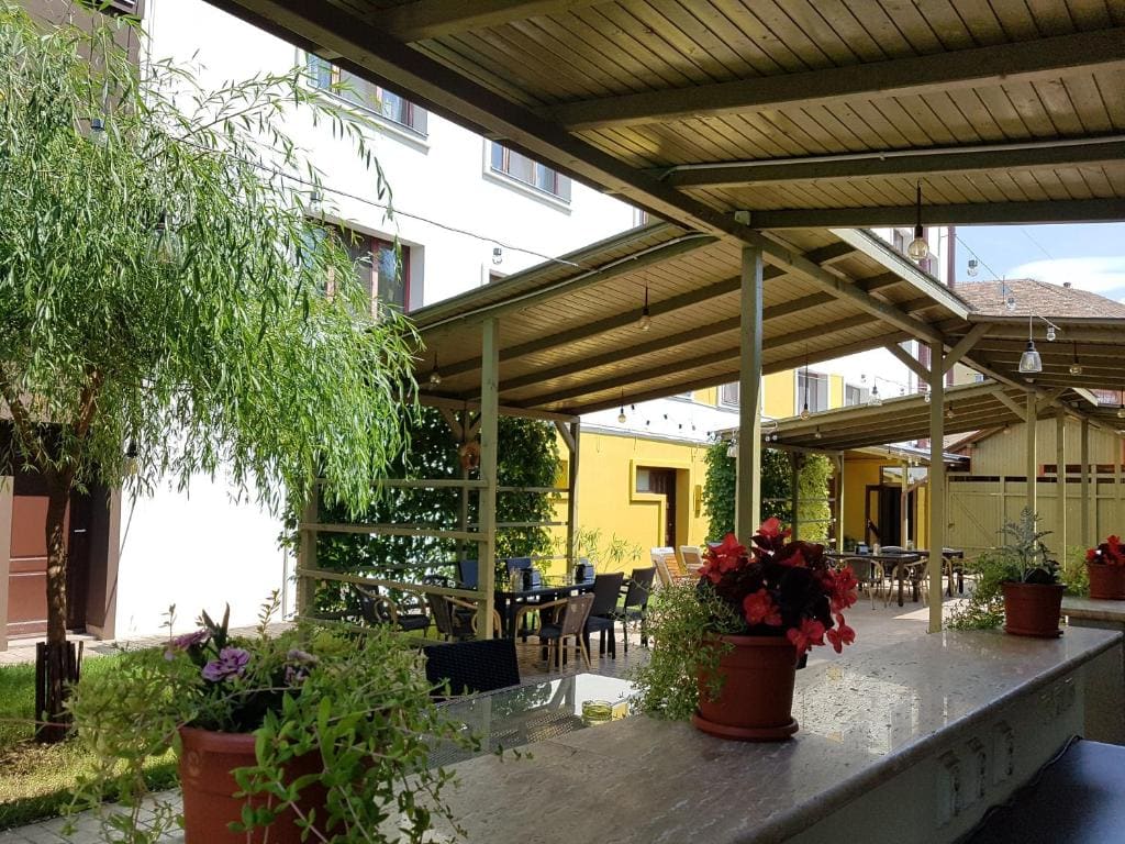 Hotel Dacor - View 4
