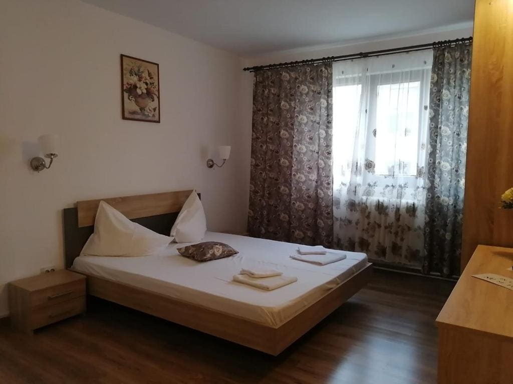 Hotel Dacor - View 2