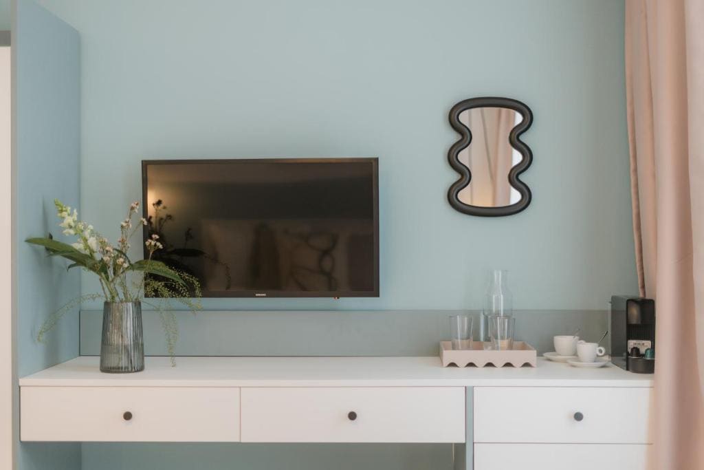 Black Habit Accomodation - View 5