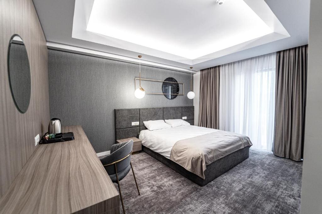 Hotel Caprice - View 2