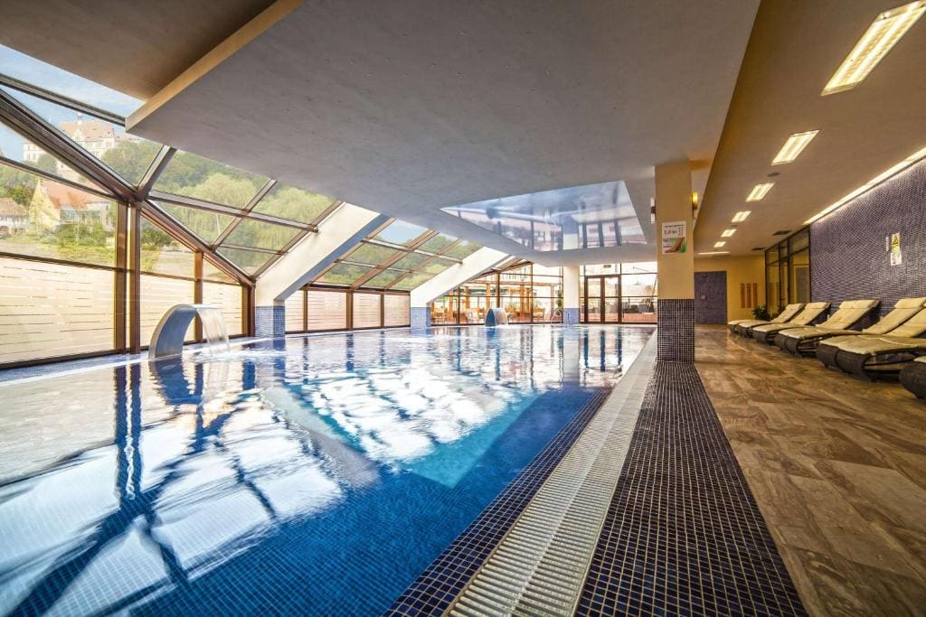 DoubleTree by Hilton Hotel Sighisoara - Cavaler - View 3