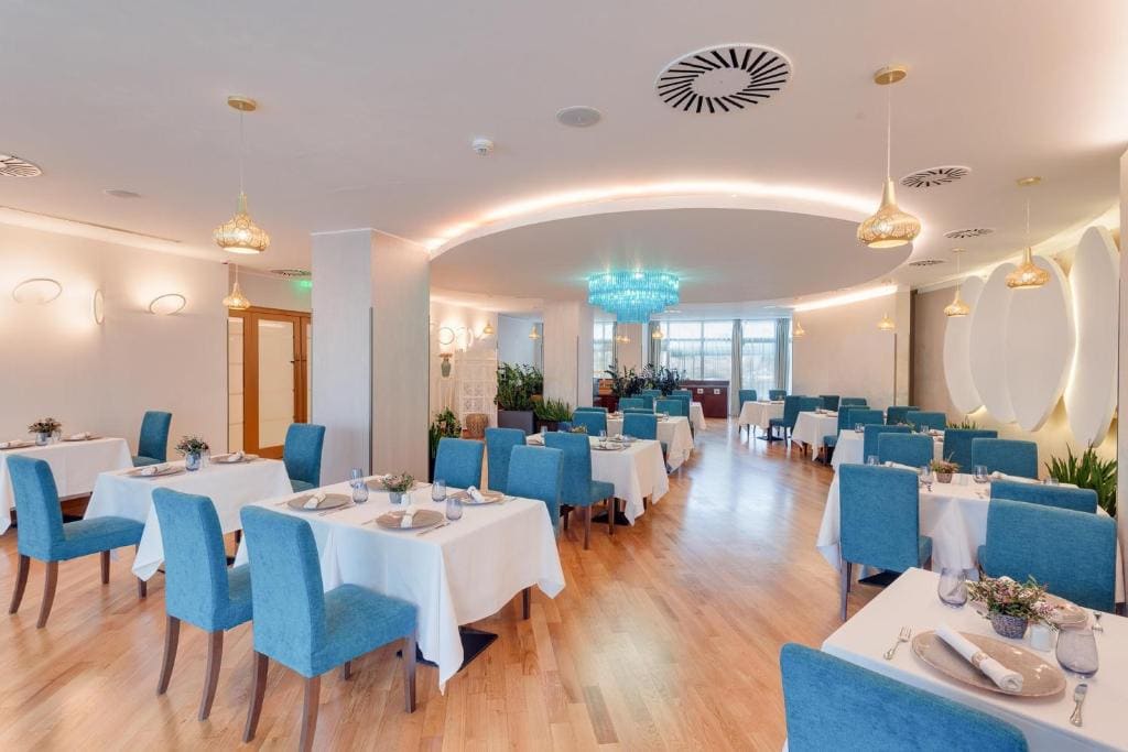 DoubleTree by Hilton Hotel Cluj - City Plaza - View 3