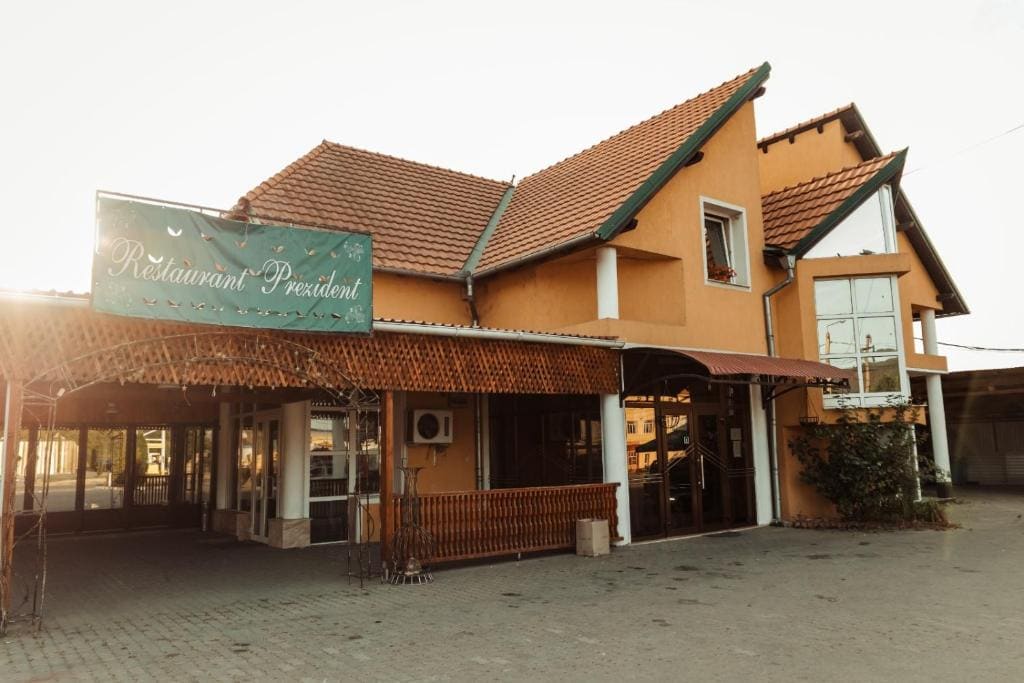 Hotel President Cugir - Main view