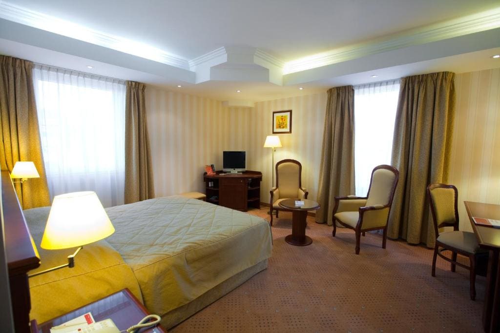 Ramada Hotel & Suites by Wyndham Bucharest North - View 7