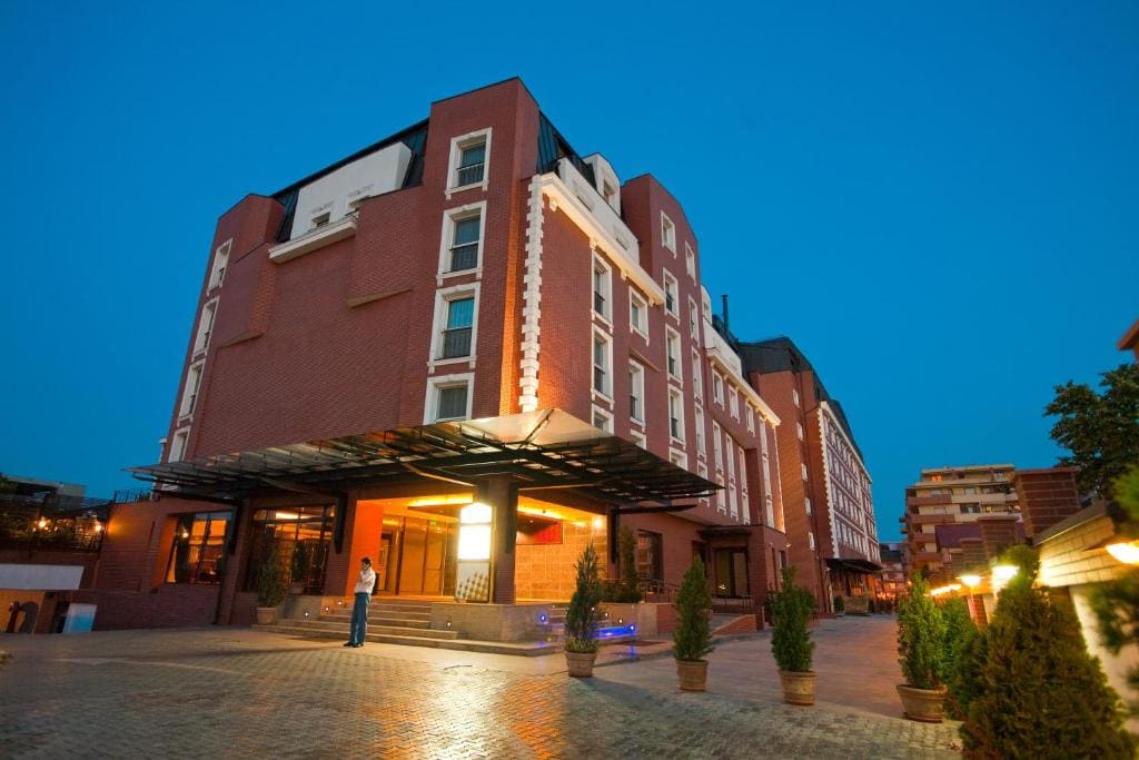 Ramada Hotel & Suites by Wyndham Bucharest North - View 5