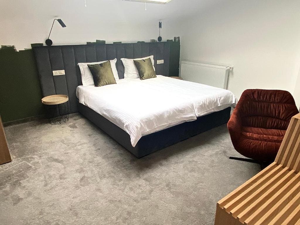 Victoria Rooms - View 7