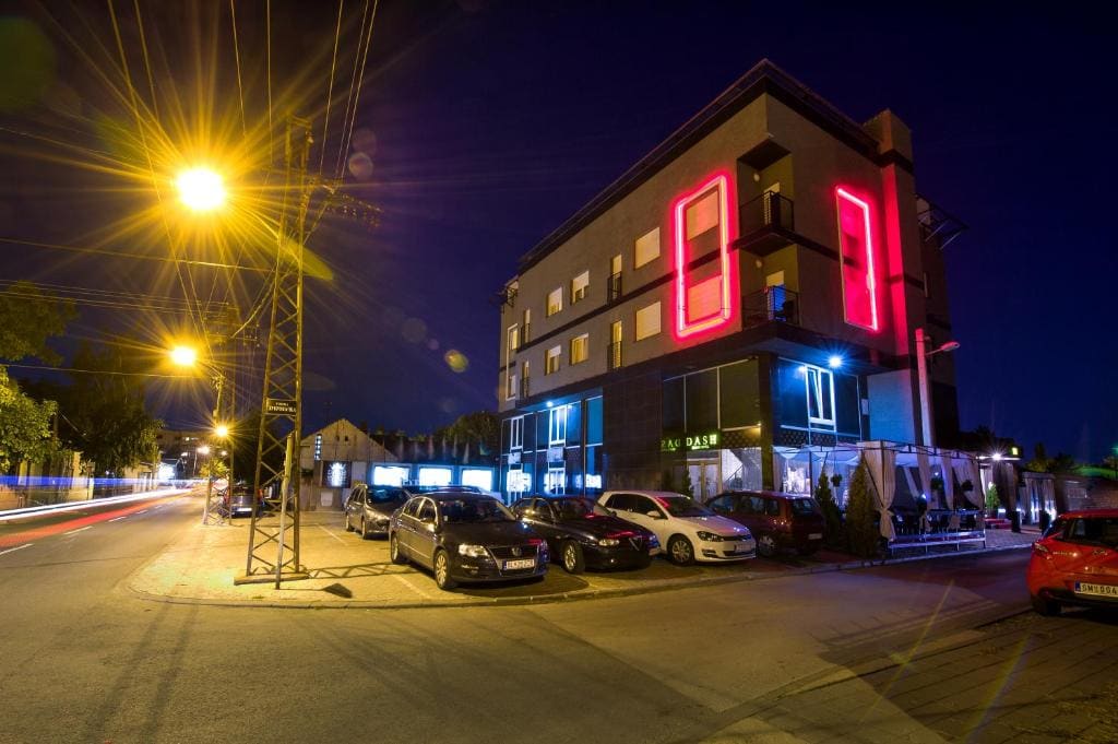 Garni Hotel Dash - Main view
