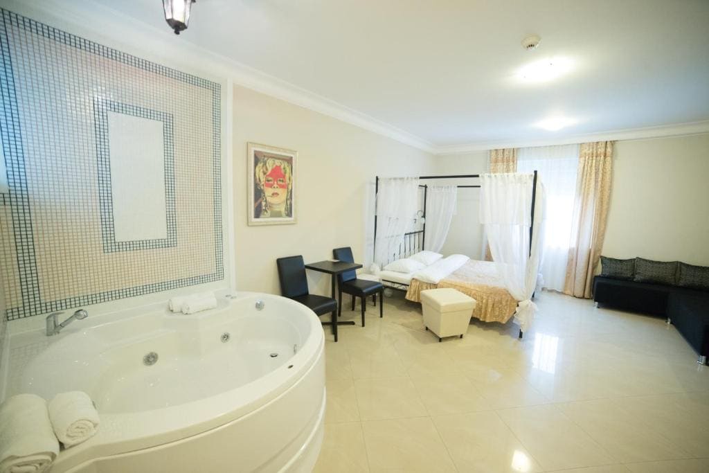 Garni Hotel Dash - View 2