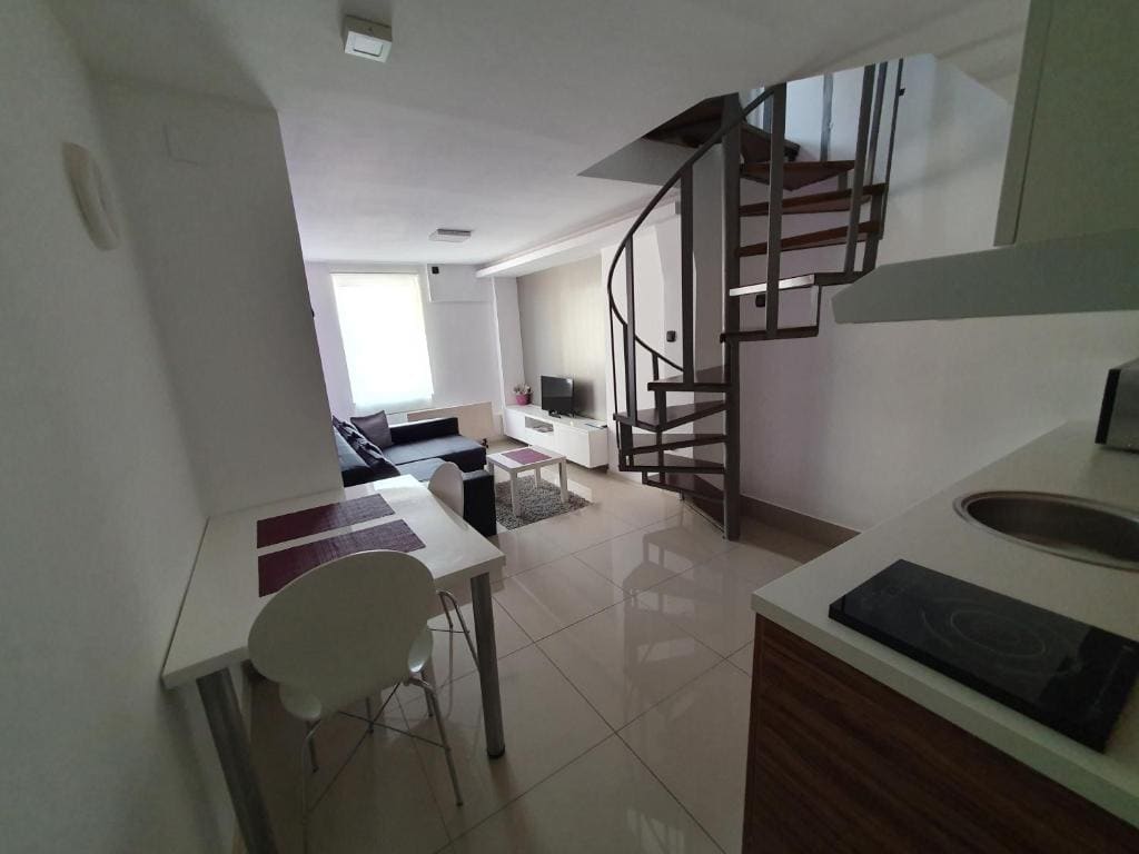 Niš City Center Guest House - 写真 5