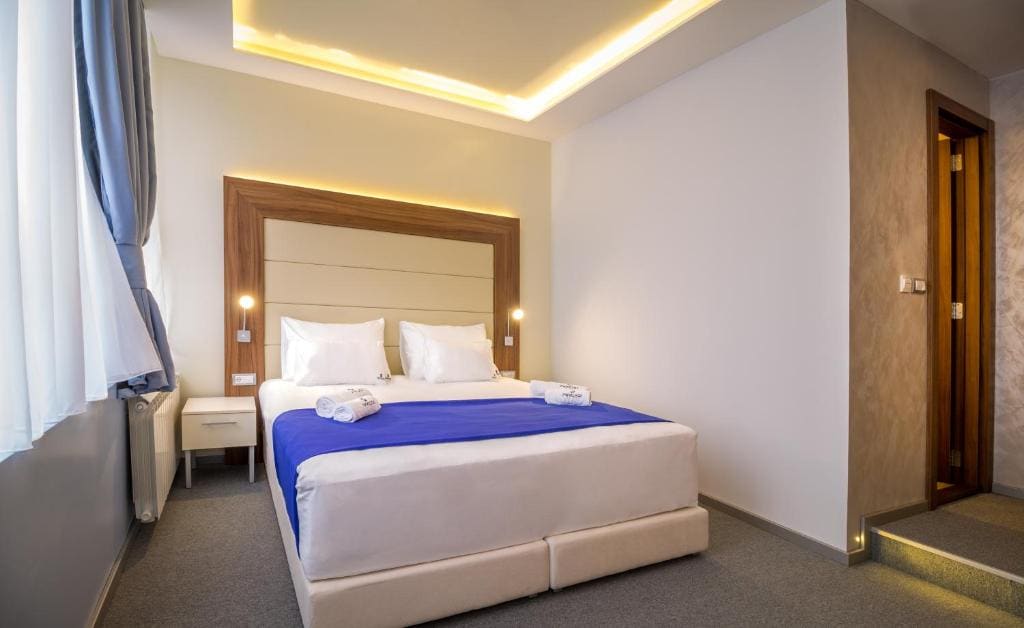 Privilege Suites by Central Park - View 6