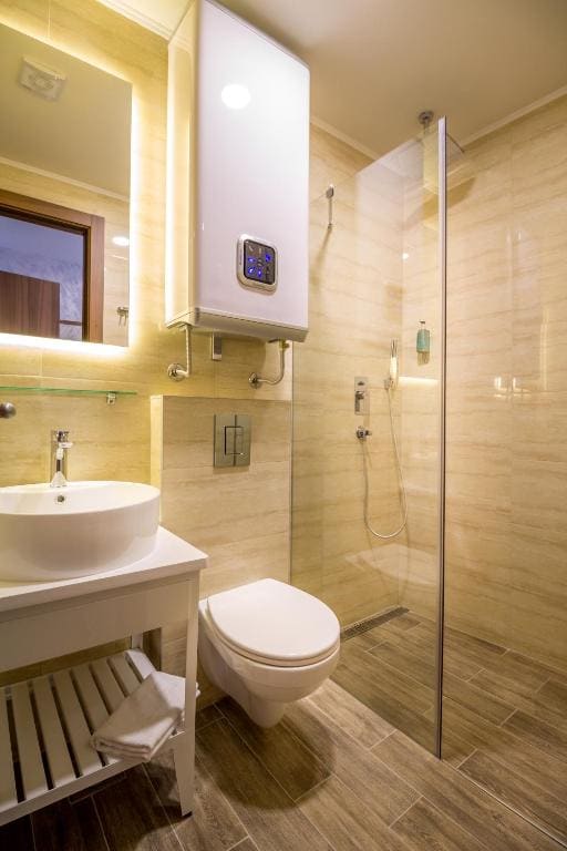 Privilege Suites by Central Park - View 5