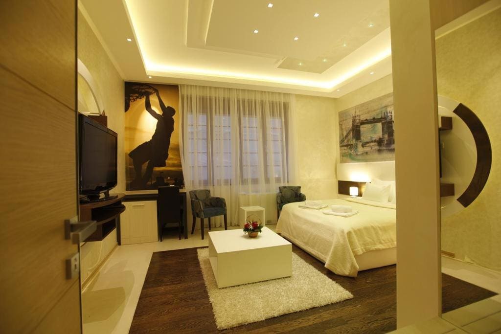 Privilege Suites by Central Park - Main view