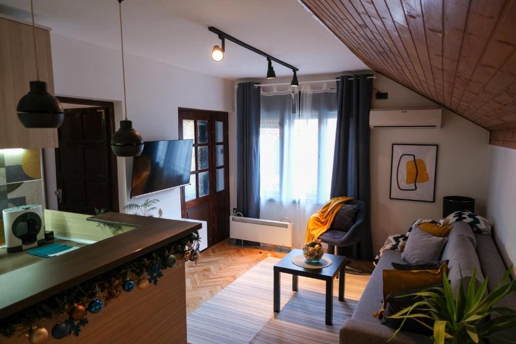 Sunrise Apartments - View 5