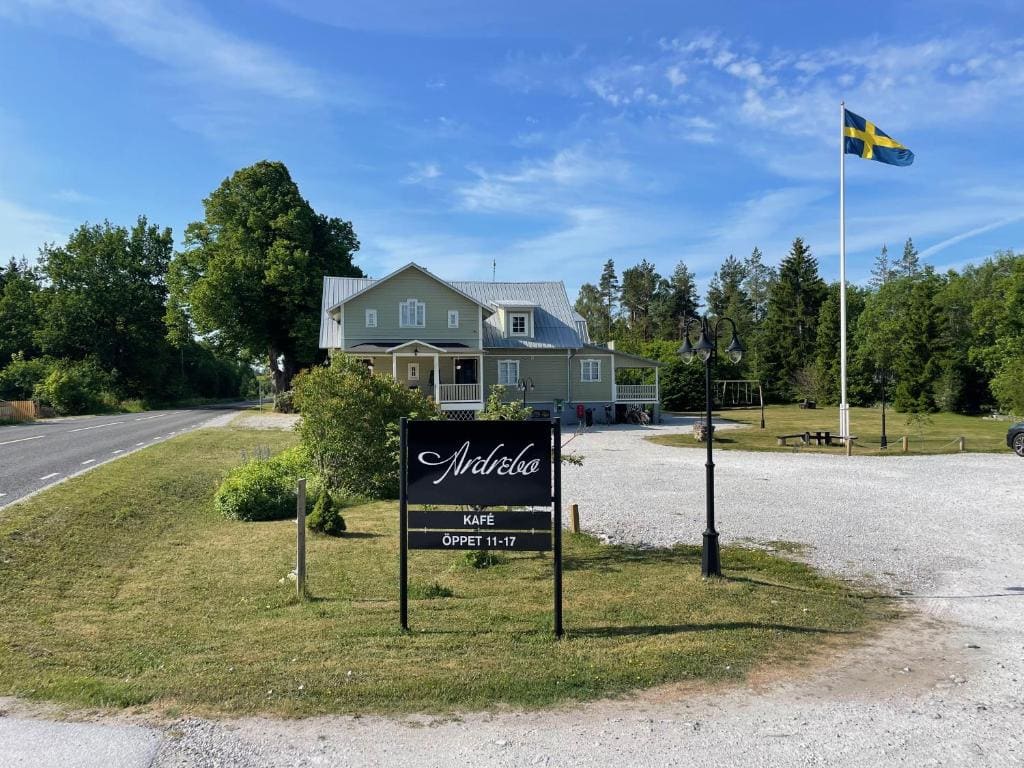 Ardrebo B&B - Main view