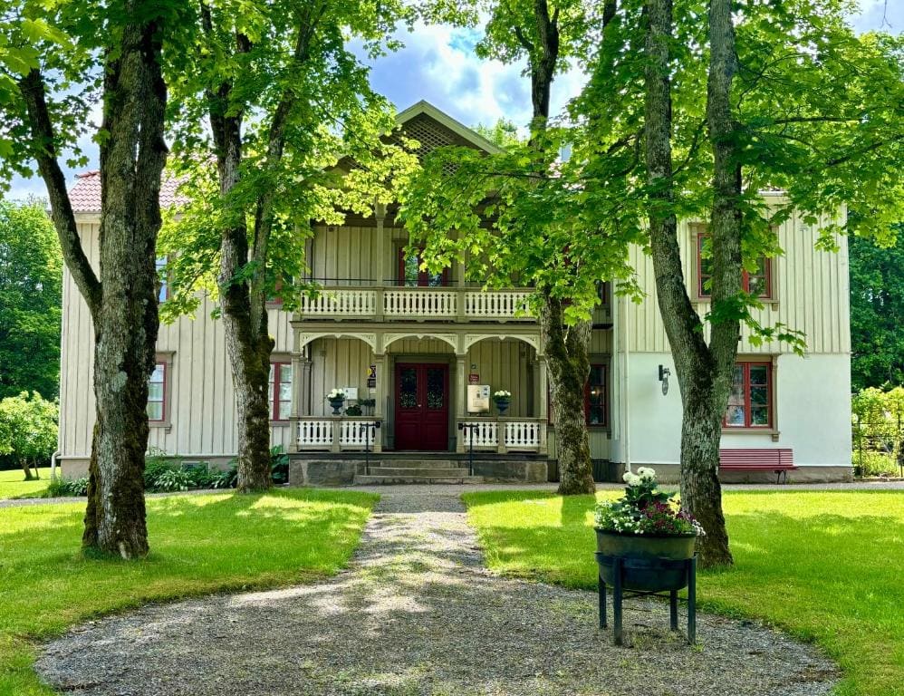 Lydde Gård - Main view
