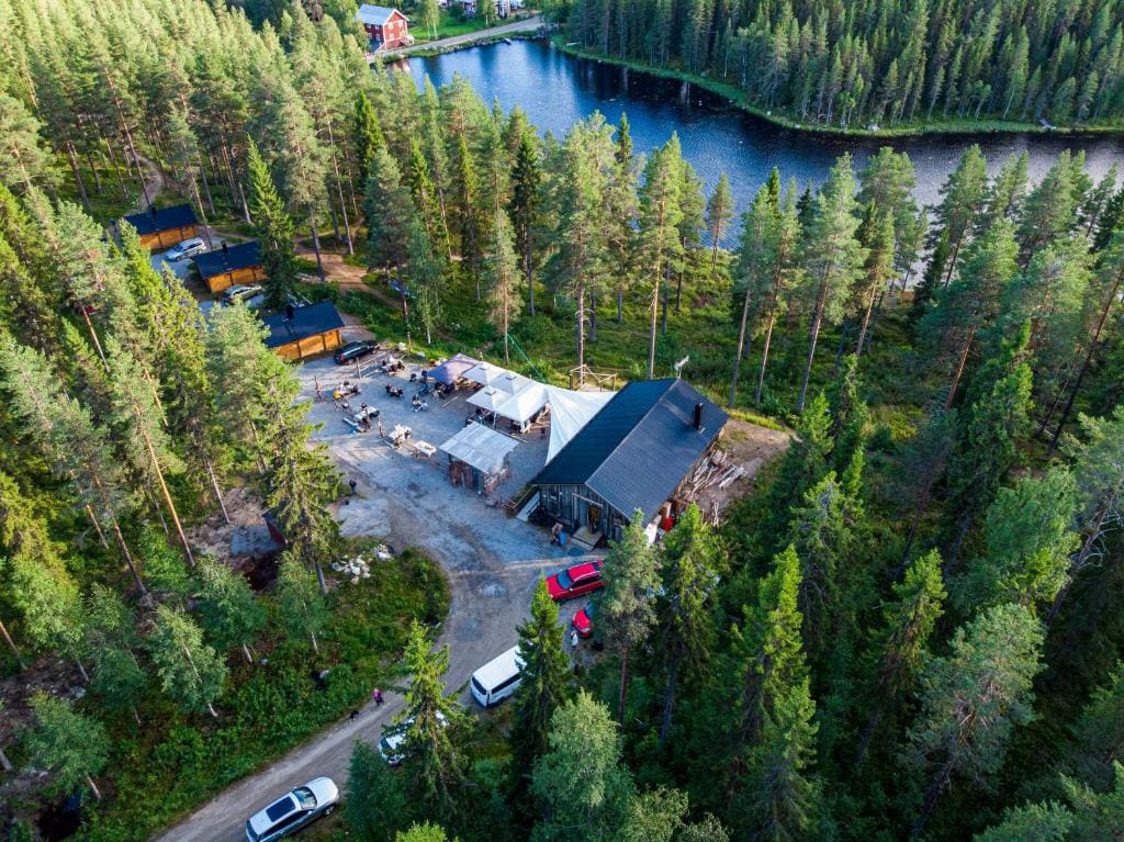 White mountain Lodge - Main view
