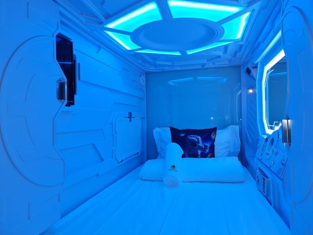 Galaxy Pods Capsule Hotel Boat Quay - View 6