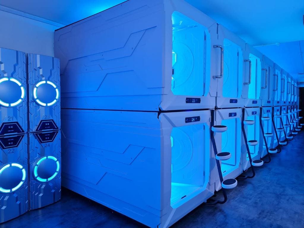 Galaxy Pods Capsule Hotel Boat Quay - Main view