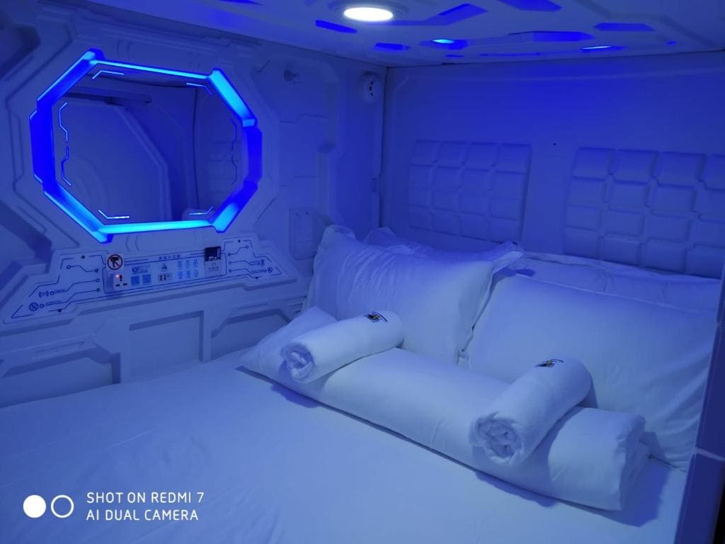 Galaxy Pods Capsule Hotel Boat Quay - View 5