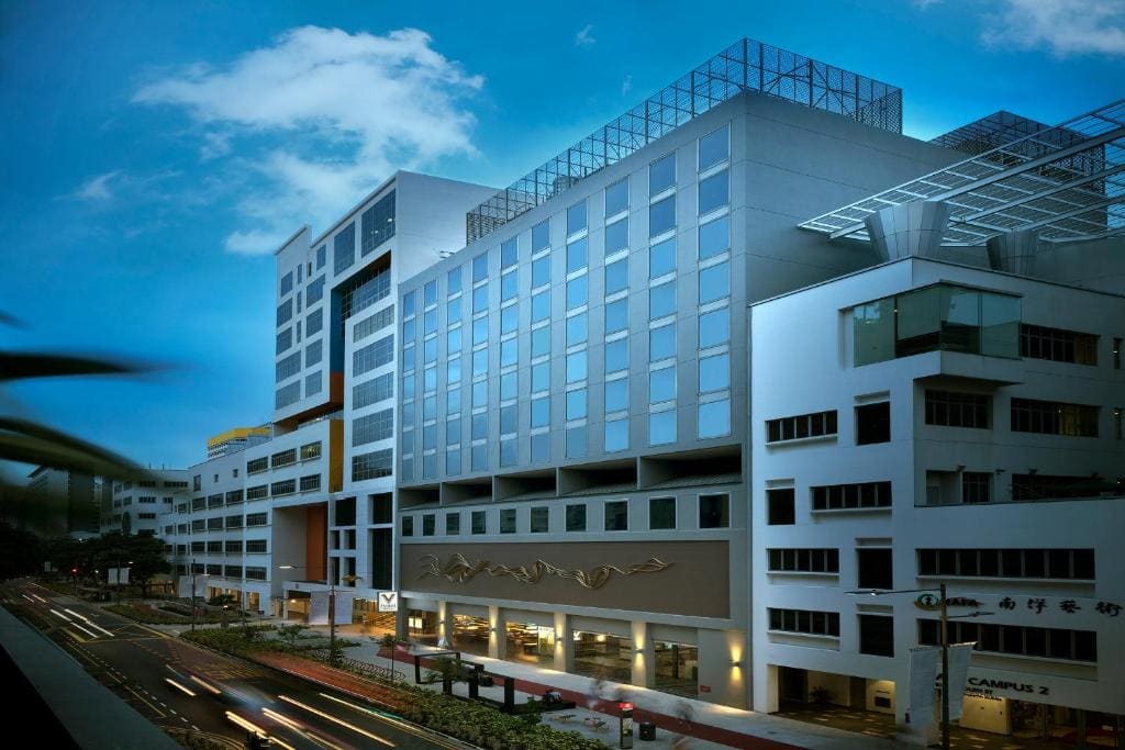 V Hotel Bencoolen - Main view