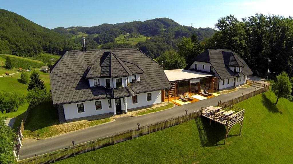 Guesthouse Jelenov greben - Main view