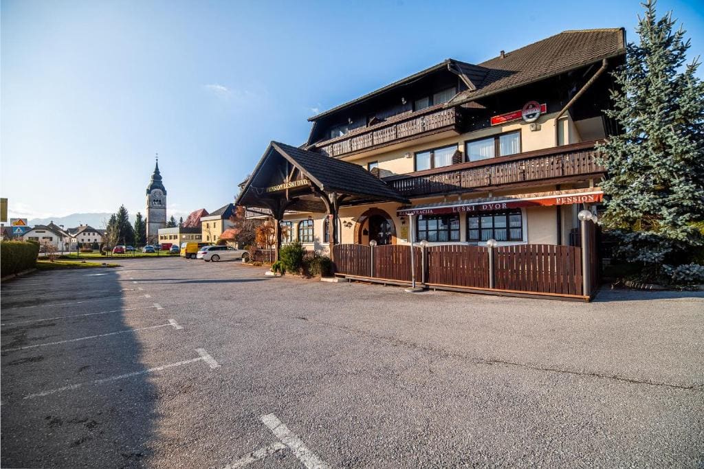 Guesthouse Leski Dvor - Main view