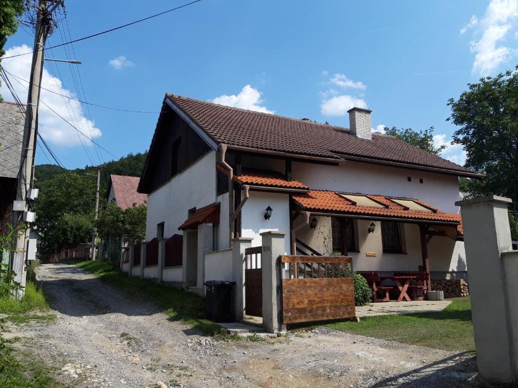 Čavoj Guest House - Main view