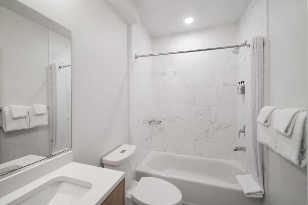 Reside Navy Yard, a Wyndham Residence - View 4