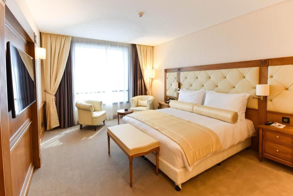 Hotel 2 Fevrier - Main view