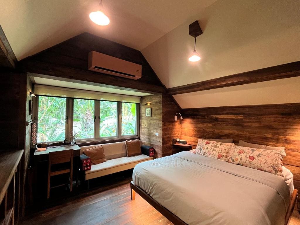 206 Wan Warn, 3 wooden houses in Kaeng Krachan Forest - View 7