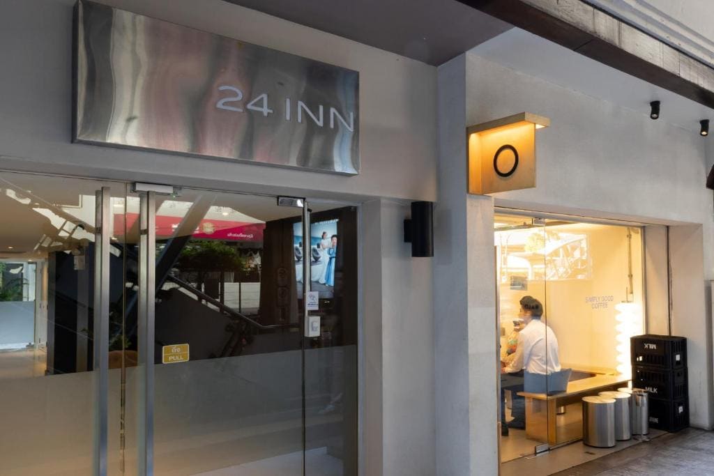 24 Inn - Main view