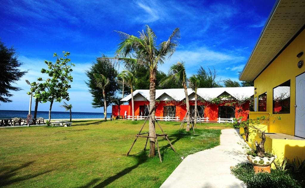 Burapabeach บูรพาบีช ติดทะเล - Main view