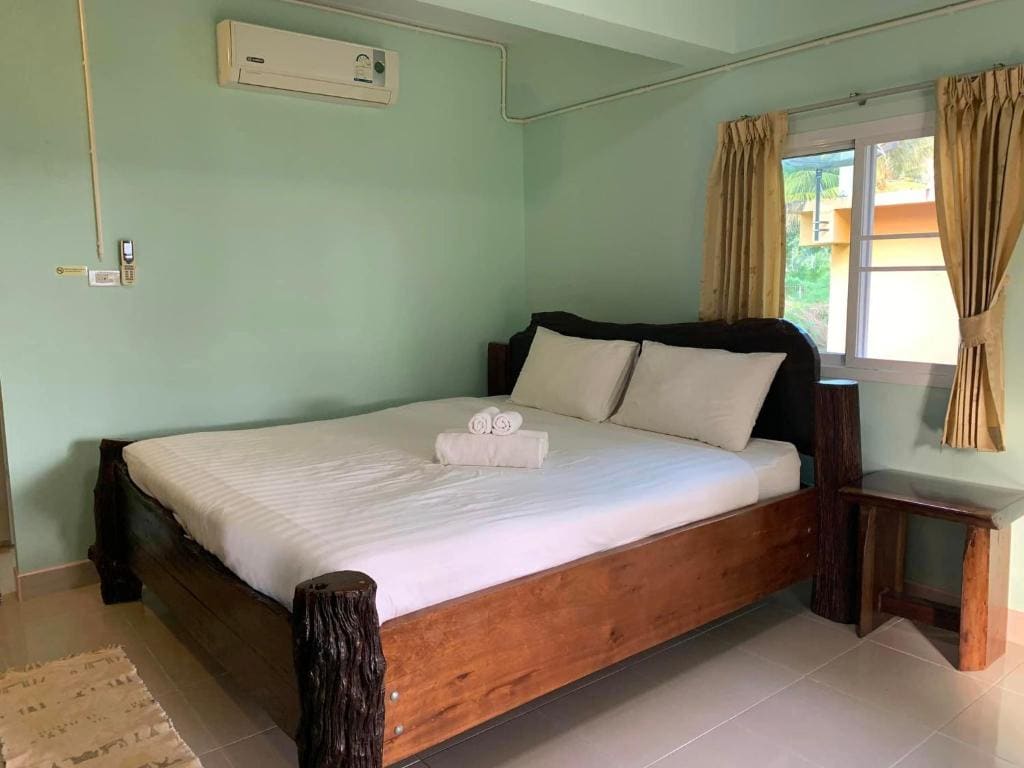 AtMyHomeStay Bangsaphan - View 2