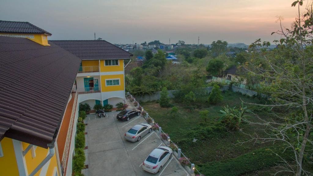 Baanlugchange Hotel โรงแรมบ้านลูกช้าง - View 3