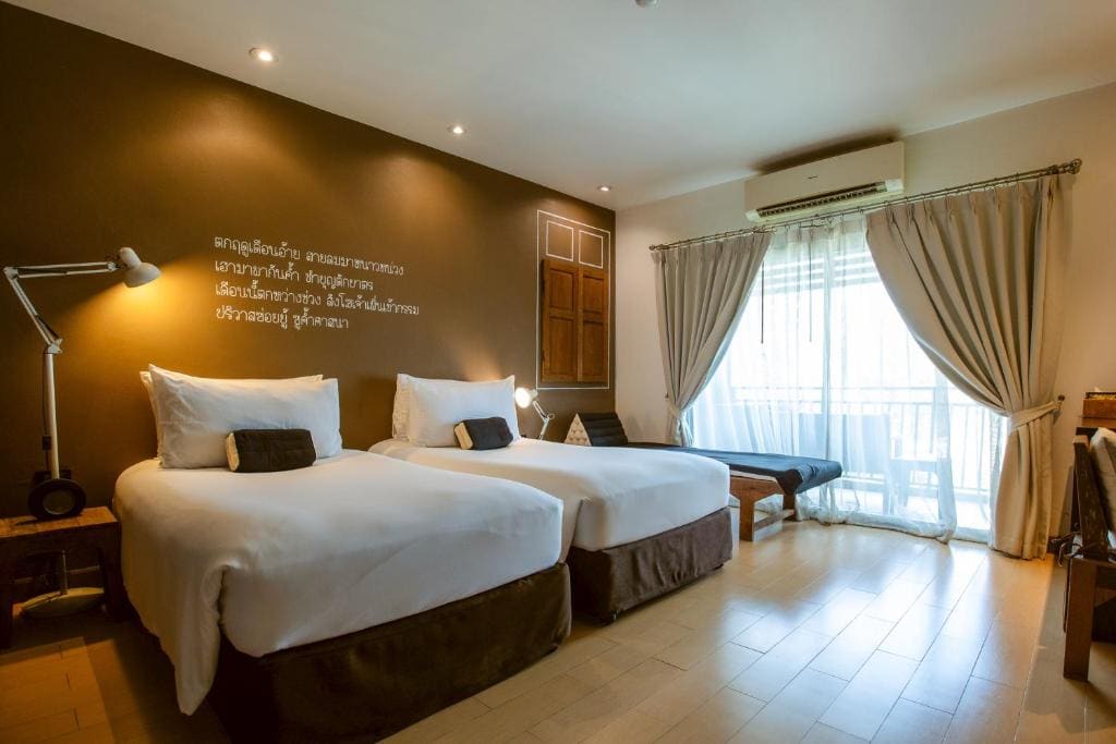 Brown House Hotel - View 2