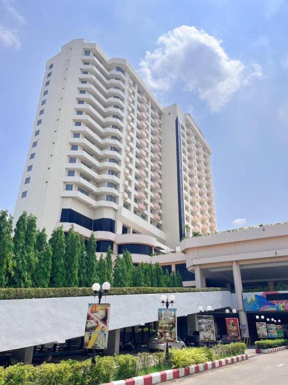 Charoen Thani Hotel, Khon Kaen - Main view