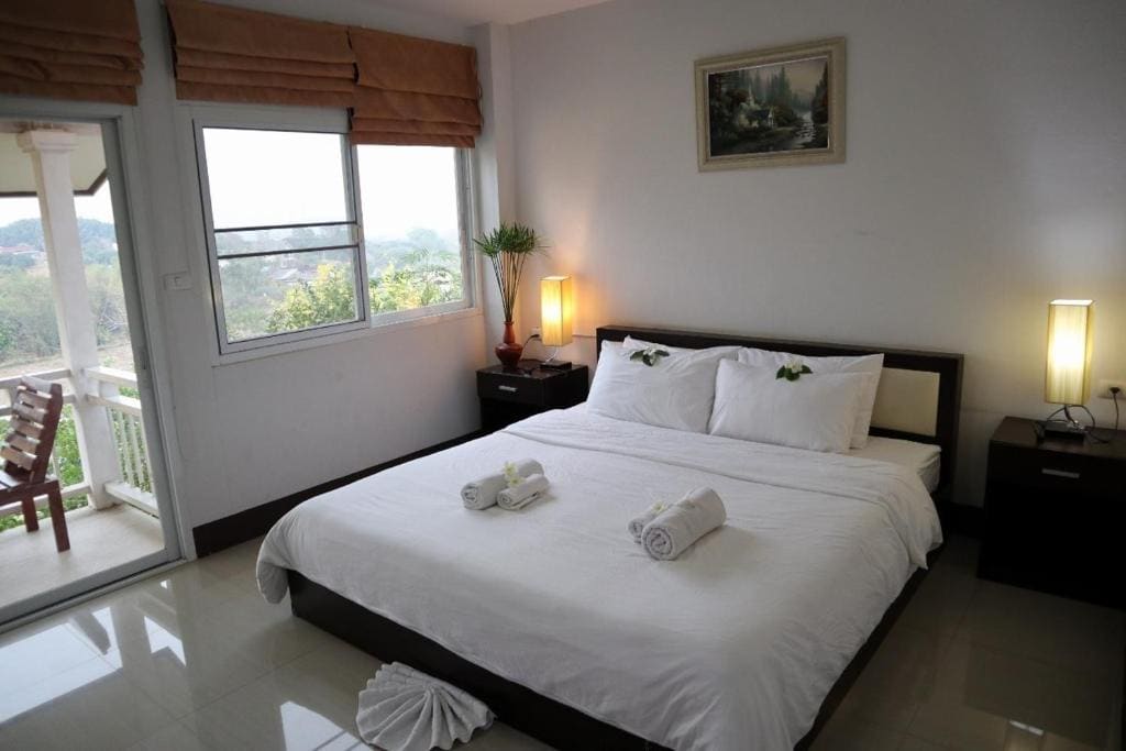 ChiangRai Lake Hill - View 7