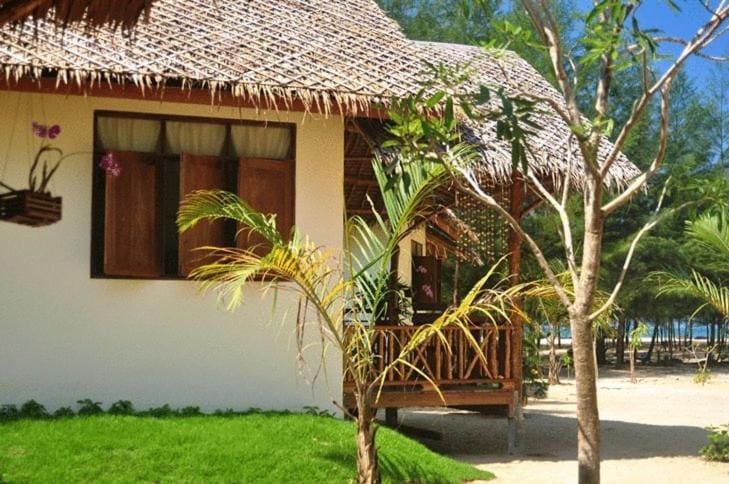 Hapla beach cottage - View 5