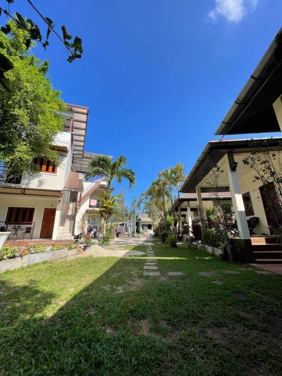 Ron Bungalow - Main view