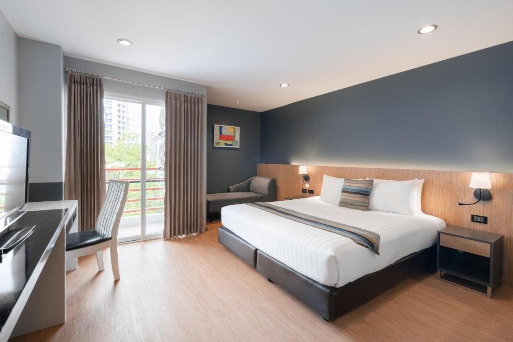 iCheck inn Residences Sathorn - View 2