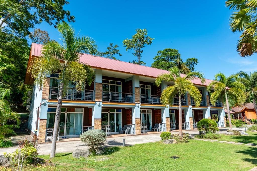 Khaosok Rainforest Resort - Main view