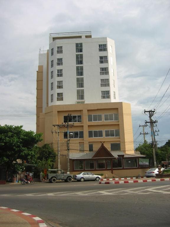 Life In Town Chiangmai - Main view