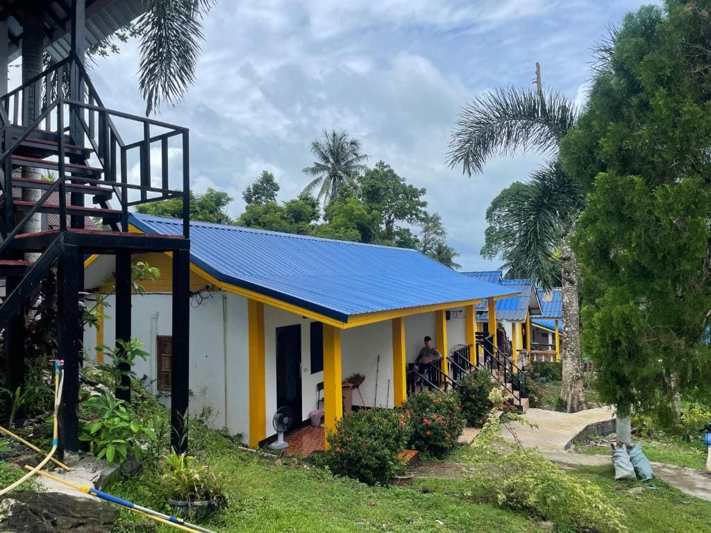 Lonely Beach Pool Resort - Main view
